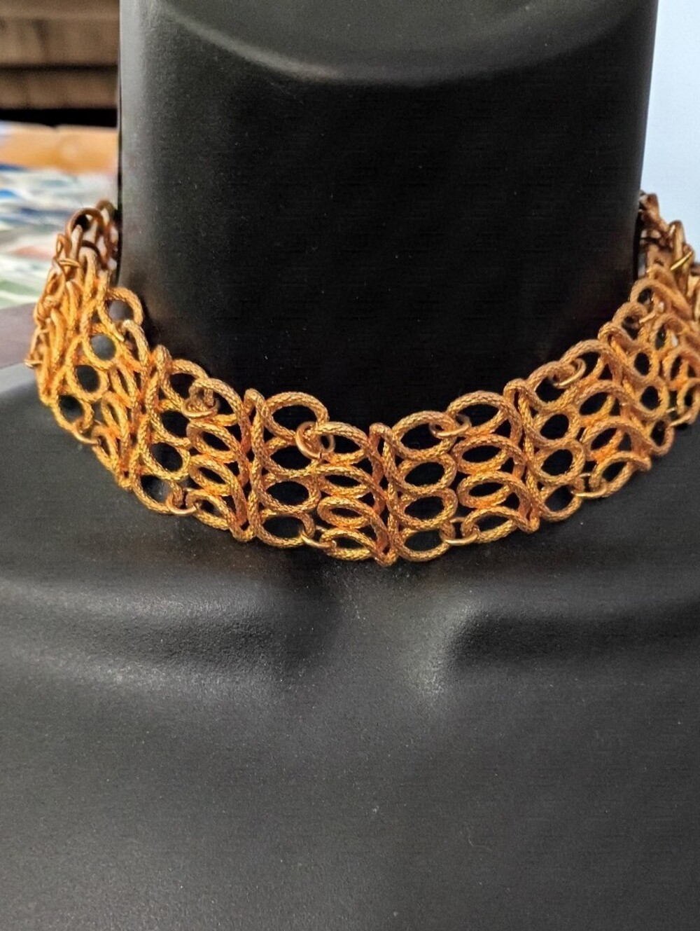 70's choker Don't Miss! Sensational!